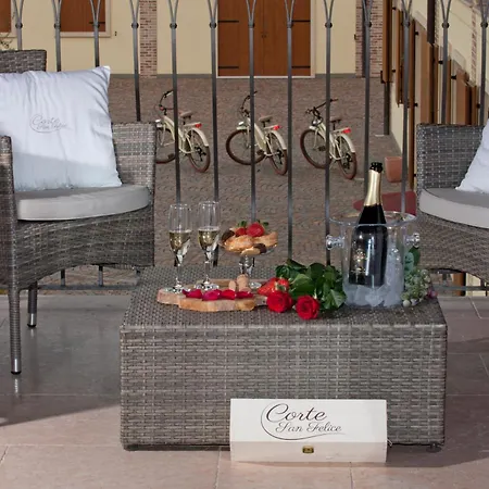 Farm stay Corte San Felice Verona