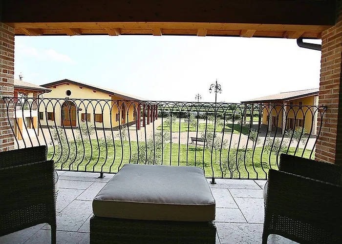 Corte San Felice Alloggio per agriturismo *