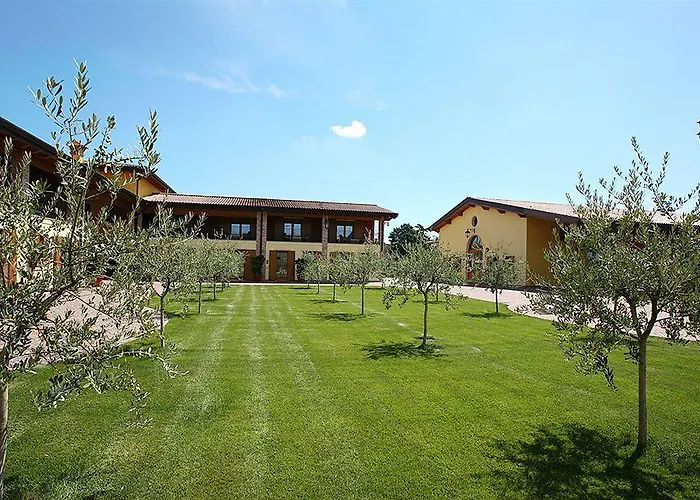 Corte San Felice Alloggio per agriturismo *