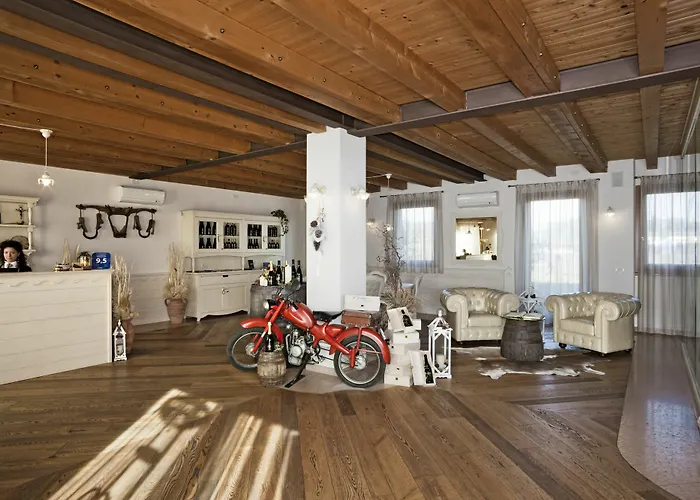 Corte San Felice Alloggio per agriturismo *