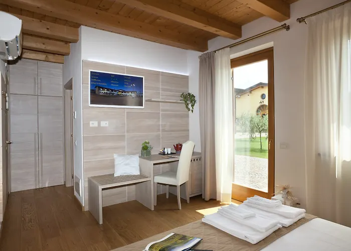 Corte San Felice Alloggio per agriturismo