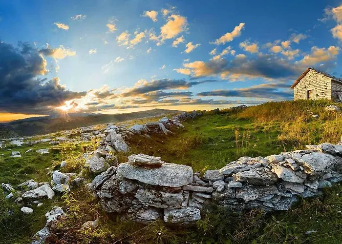 Corte San Felice Alloggio per agriturismo *